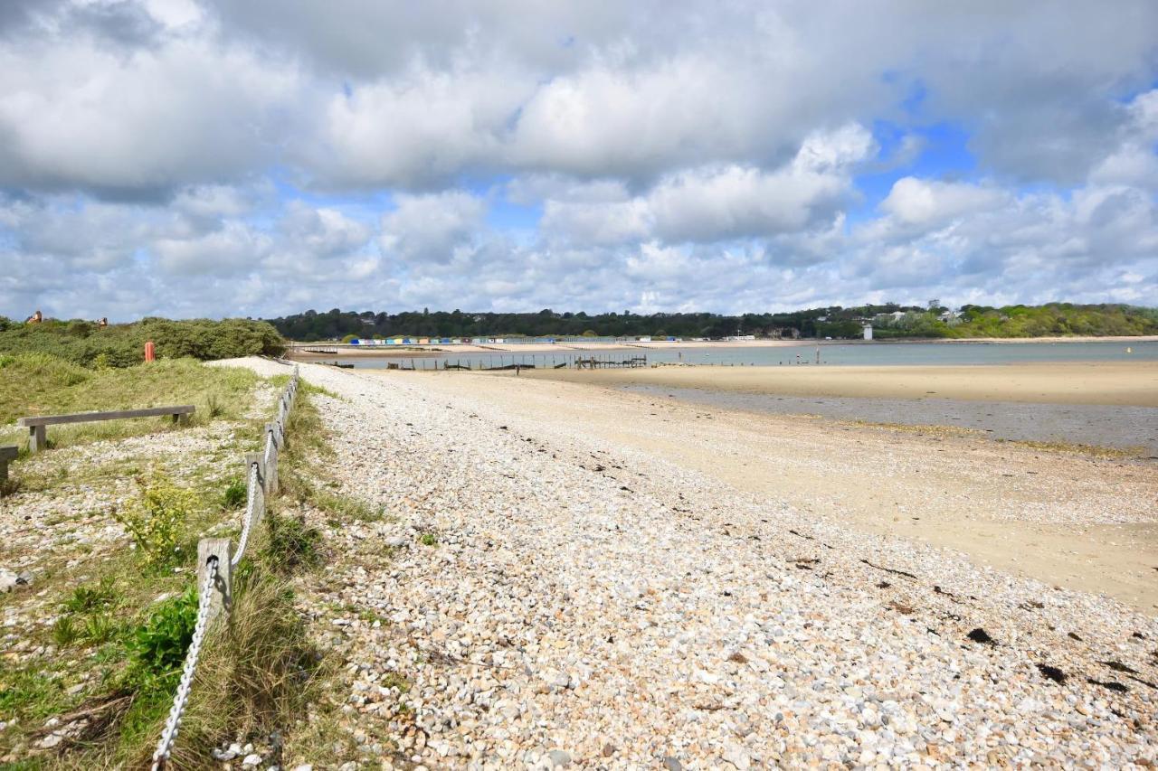 16 Solent Landing *