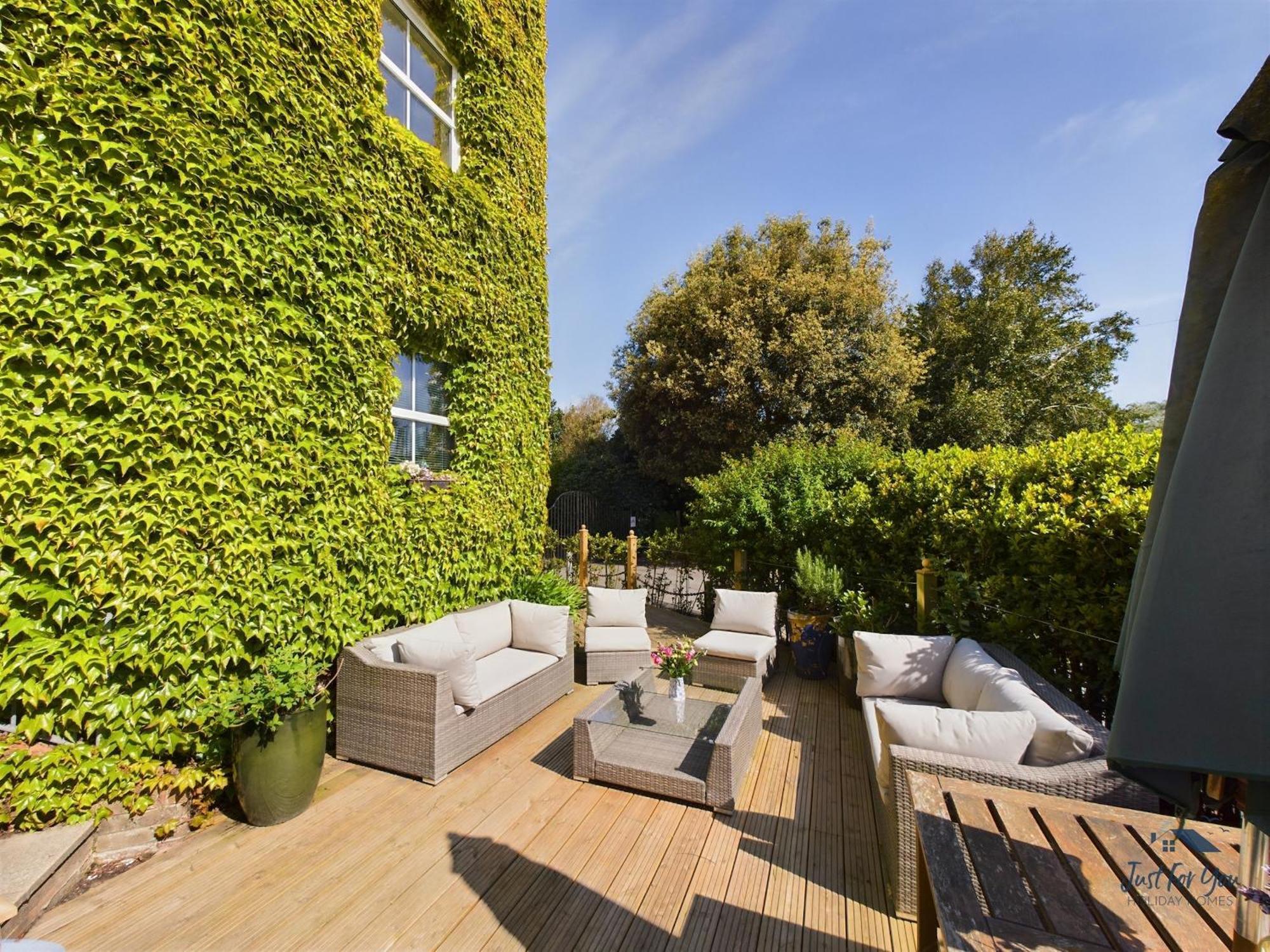 16 Solent Landing *