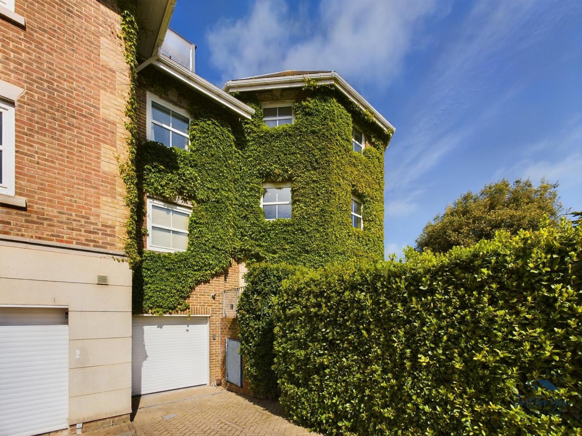16 Solent Landing * Bembridge